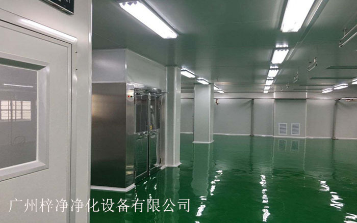風淋室主要用于對進入潔凈室的人員進行預處理，以減少帶入的塵埃和污染物。